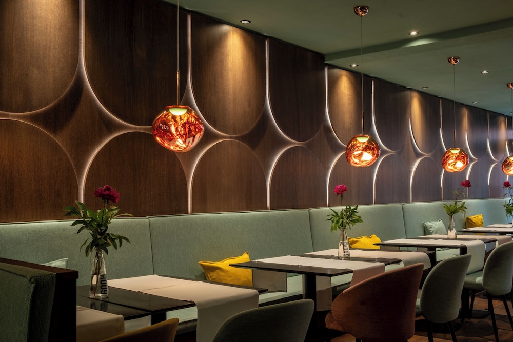 Hezelhof Hotel 50/63