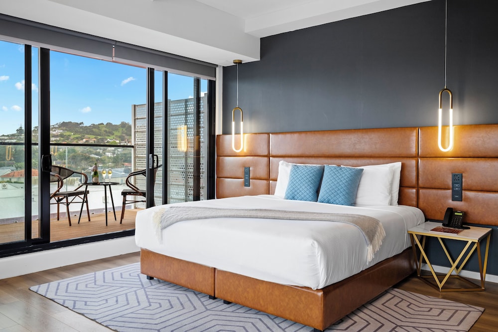 SUPERIOR, DOUBLE BED