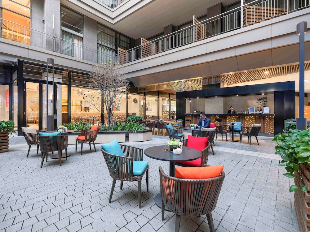 Novotel Suites Shanghai Hongqiao 19/26