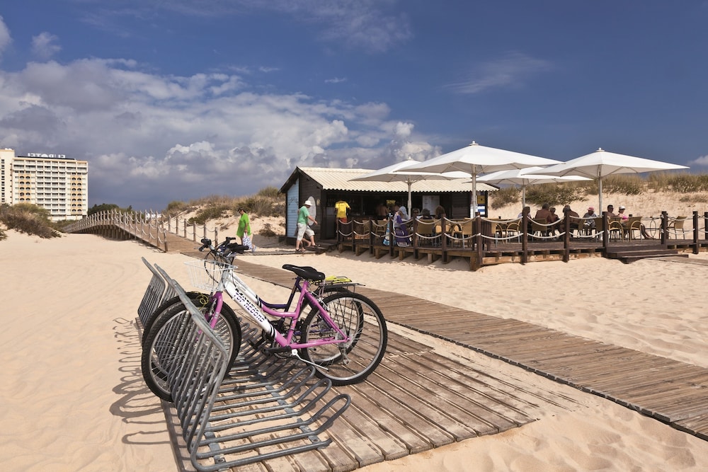 Ozadi Altura Beach Resort 8/68