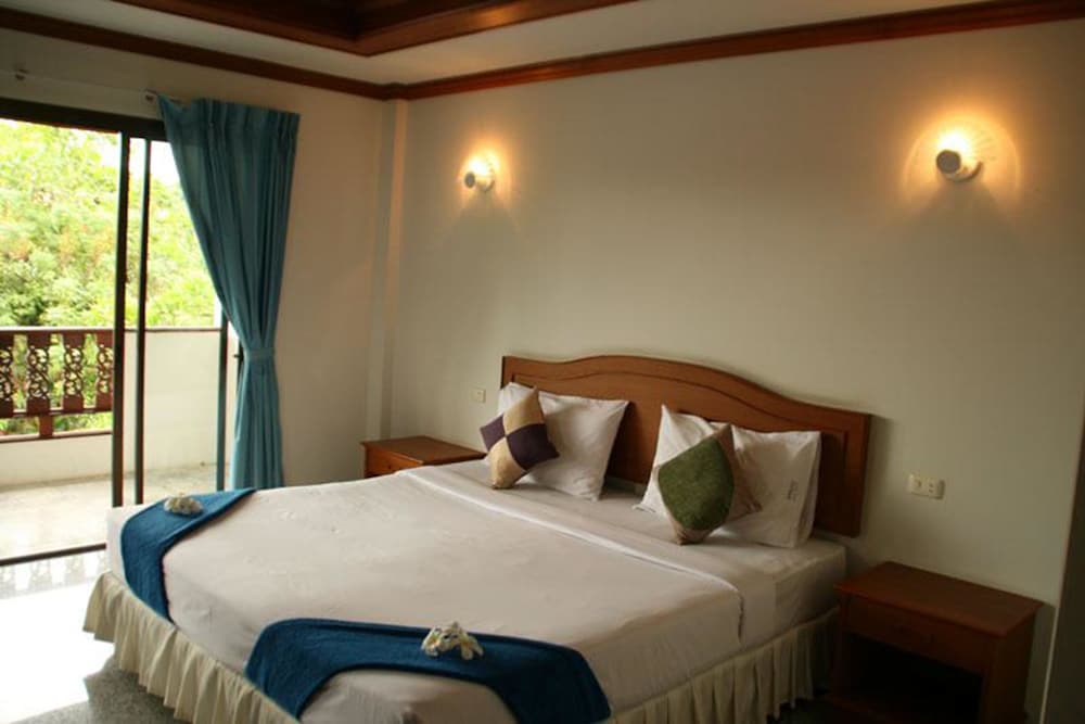 Marina Beach Resort 26/65