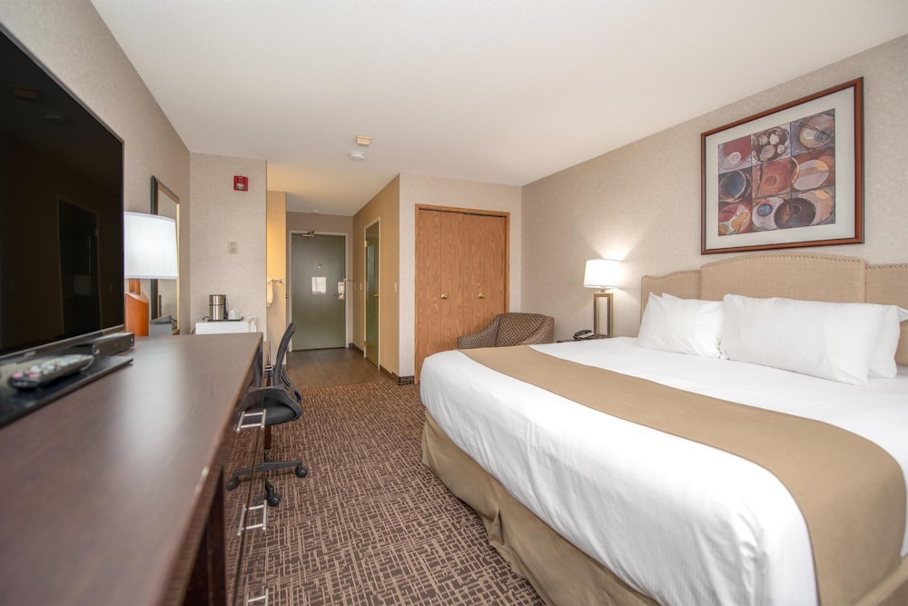 Coast Fort St John Hotel 22/64