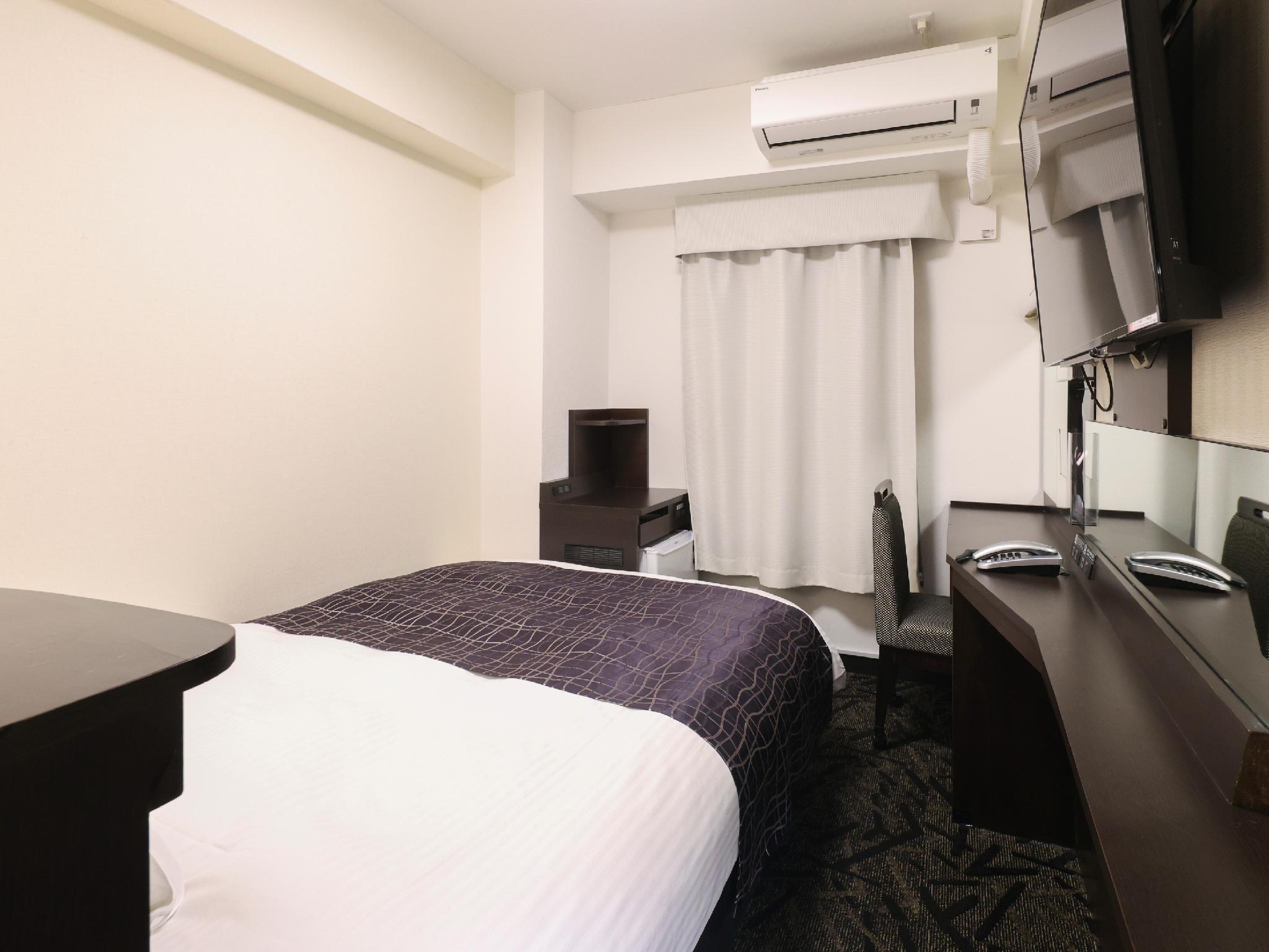 Room, Single, Double Bed, South Tower