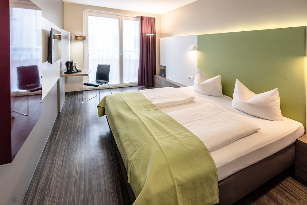 BUSINESS, DOUBLE BED