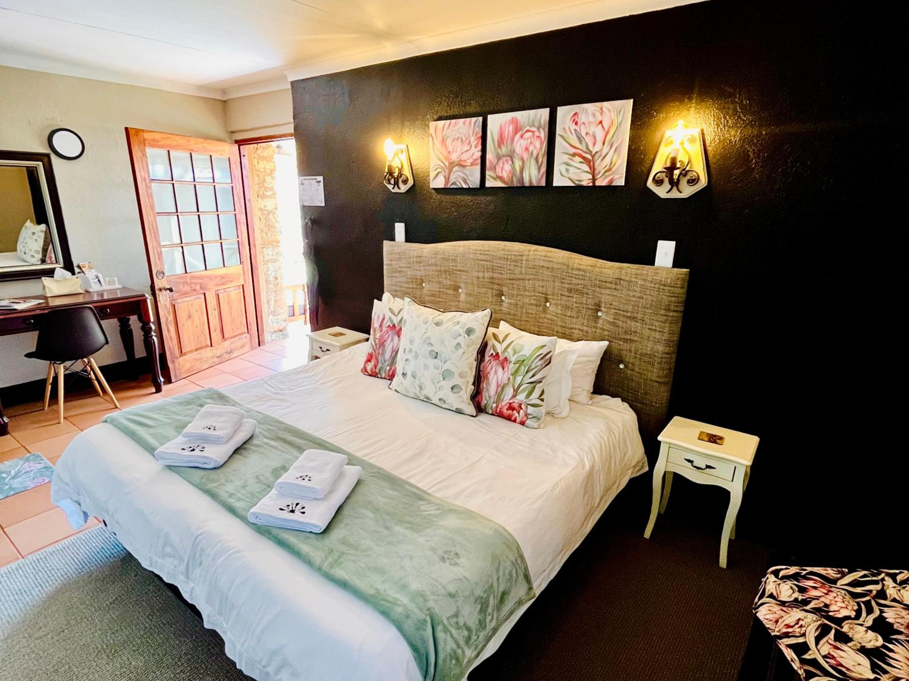 Longtom Farm Guest House 3/23