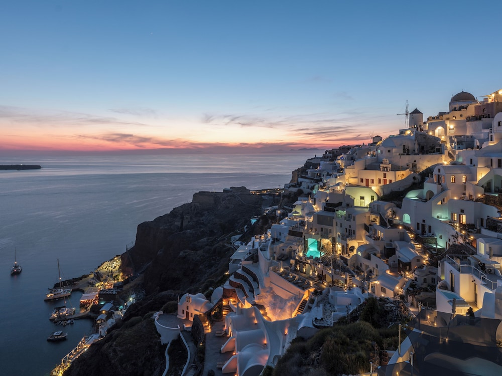 Oia Castle Luxury Suites by Art Maisons 40/50