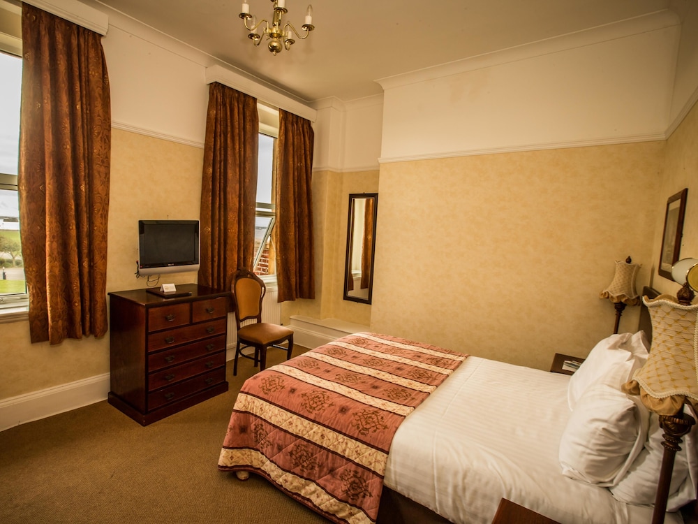 Queens Hotel Portsmouth 24/76