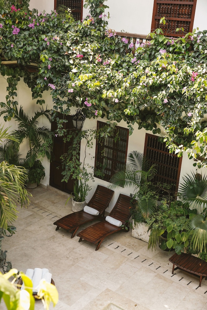 Casa Del Arzobispado Hotel 60/69