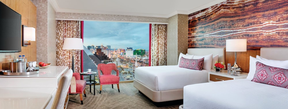 Mandalay Bay Resort and Casino 15/48