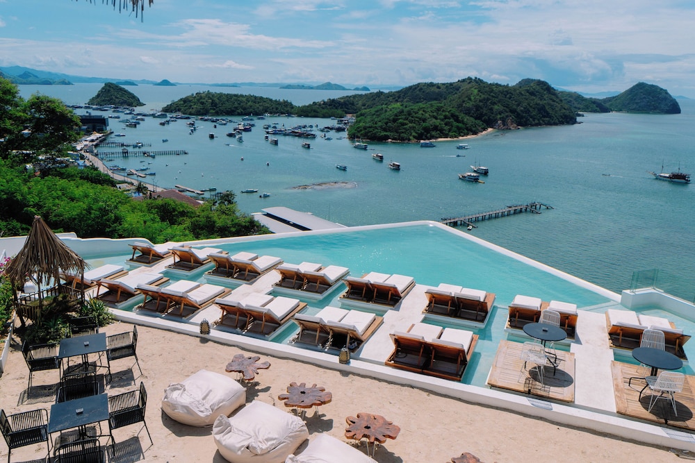 Loccal Collection Labuan Bajo 42/50