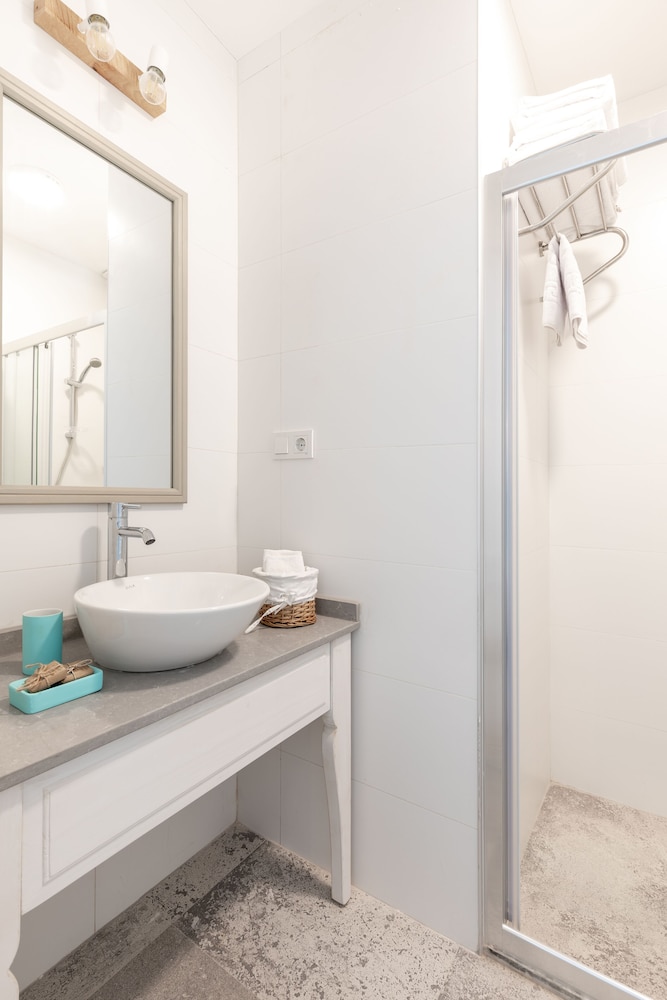 Monza House Otel 46/49