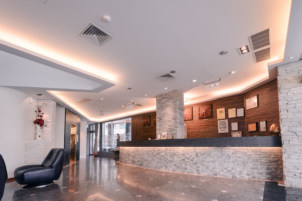 Waugh Den Hotel 5/61