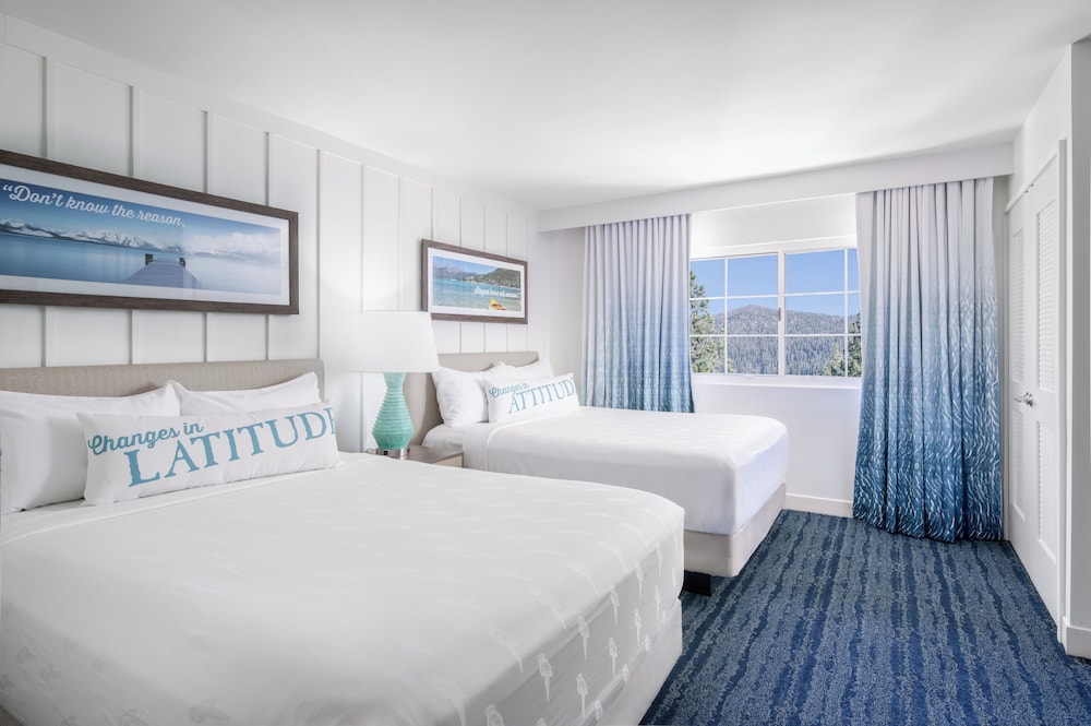 Suite, 2 Queen Beds, Mountain View