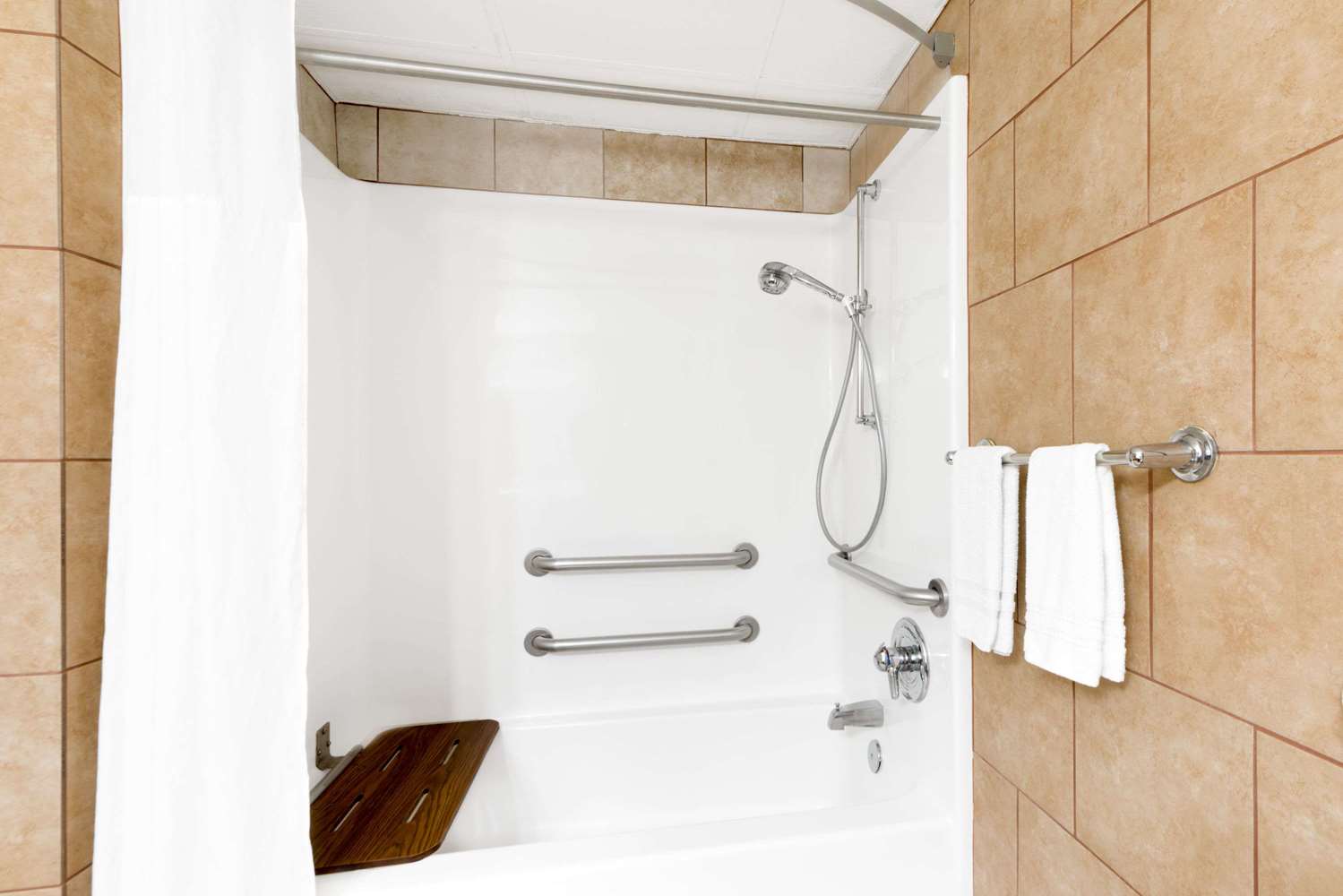 Days Inn by Wyndham Ames 33/33