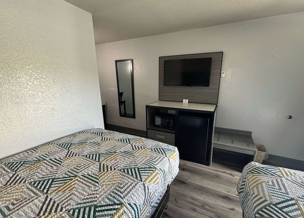 غرفة قياسية بسريرين مزدوجين للمدخنين، Motel6 Meridian, MS 4/6