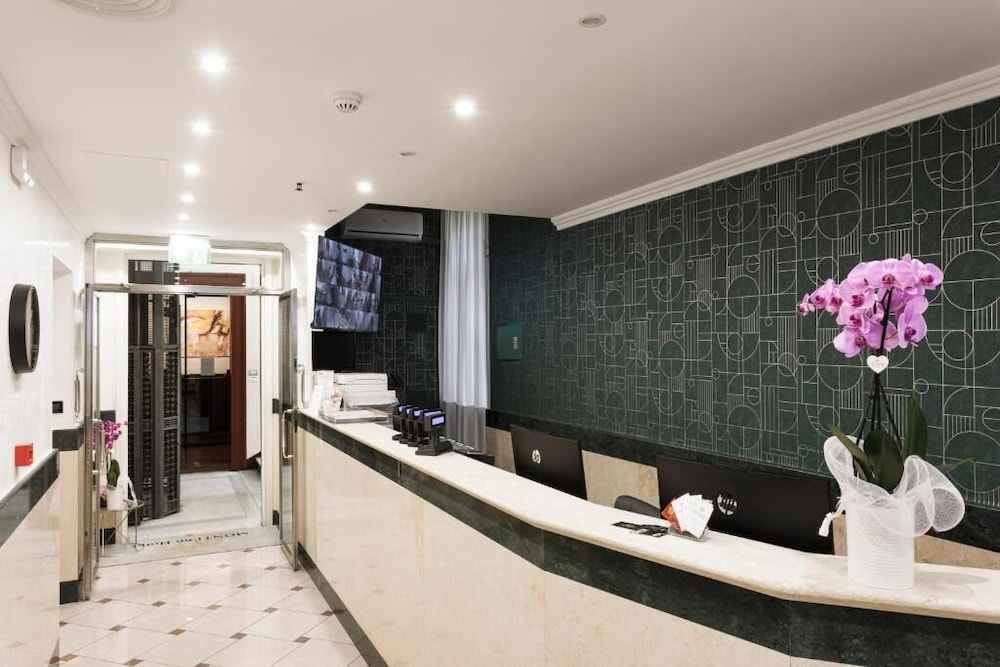 Hotel Esposizione Roma 2/23