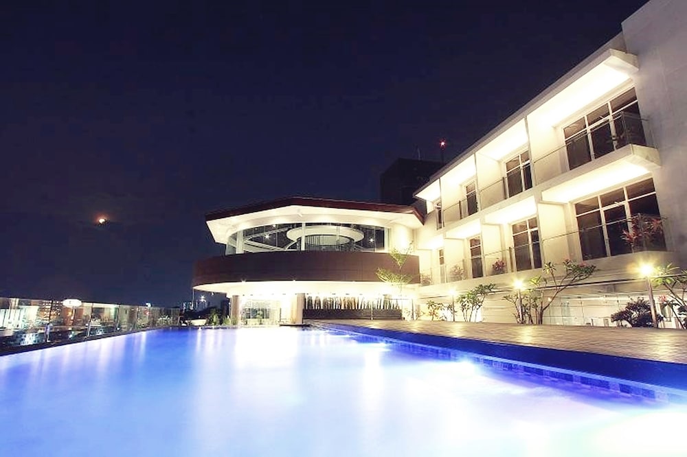Grandia Hotel 6/66