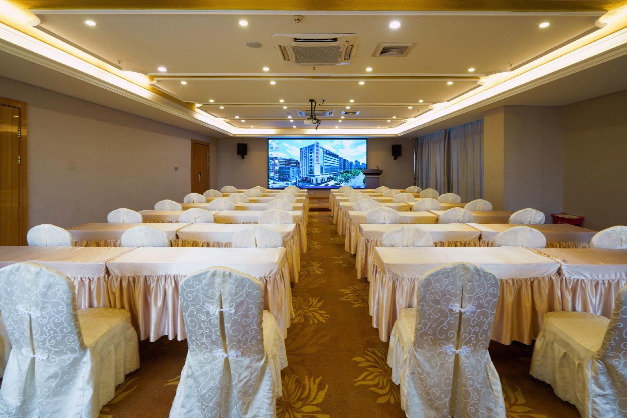Vienna Hotel (Dongguan East Bus Station) 34/41