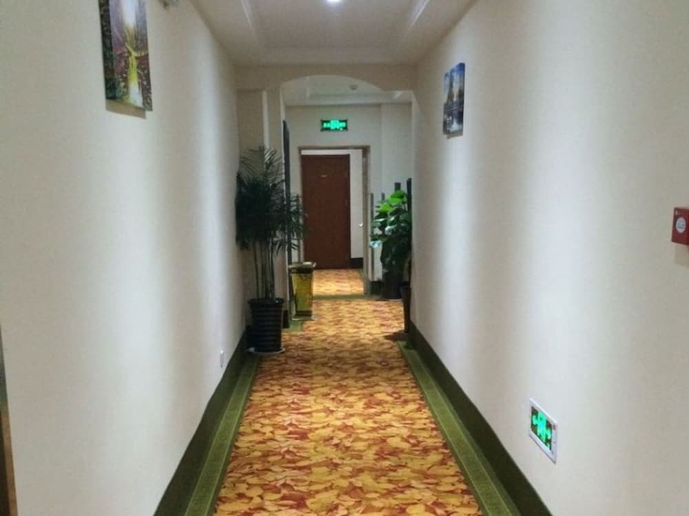 Greentree Inn Anhui Luan Huoqiu Jianxing Road Express Hotel 13/26