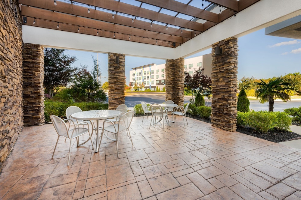Courtyard Auburn 20/50