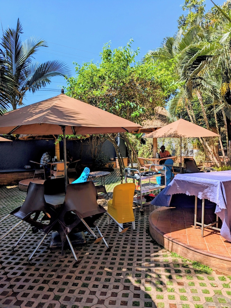 Palm Gardens And Guest House 40/50