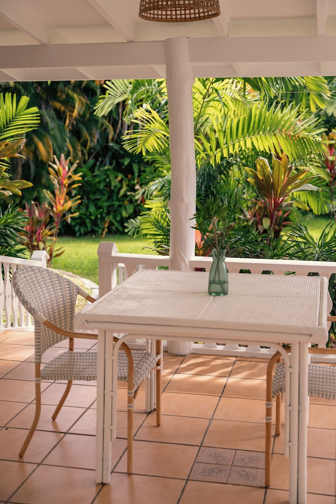 Beau Vallon Bungalows 39/50