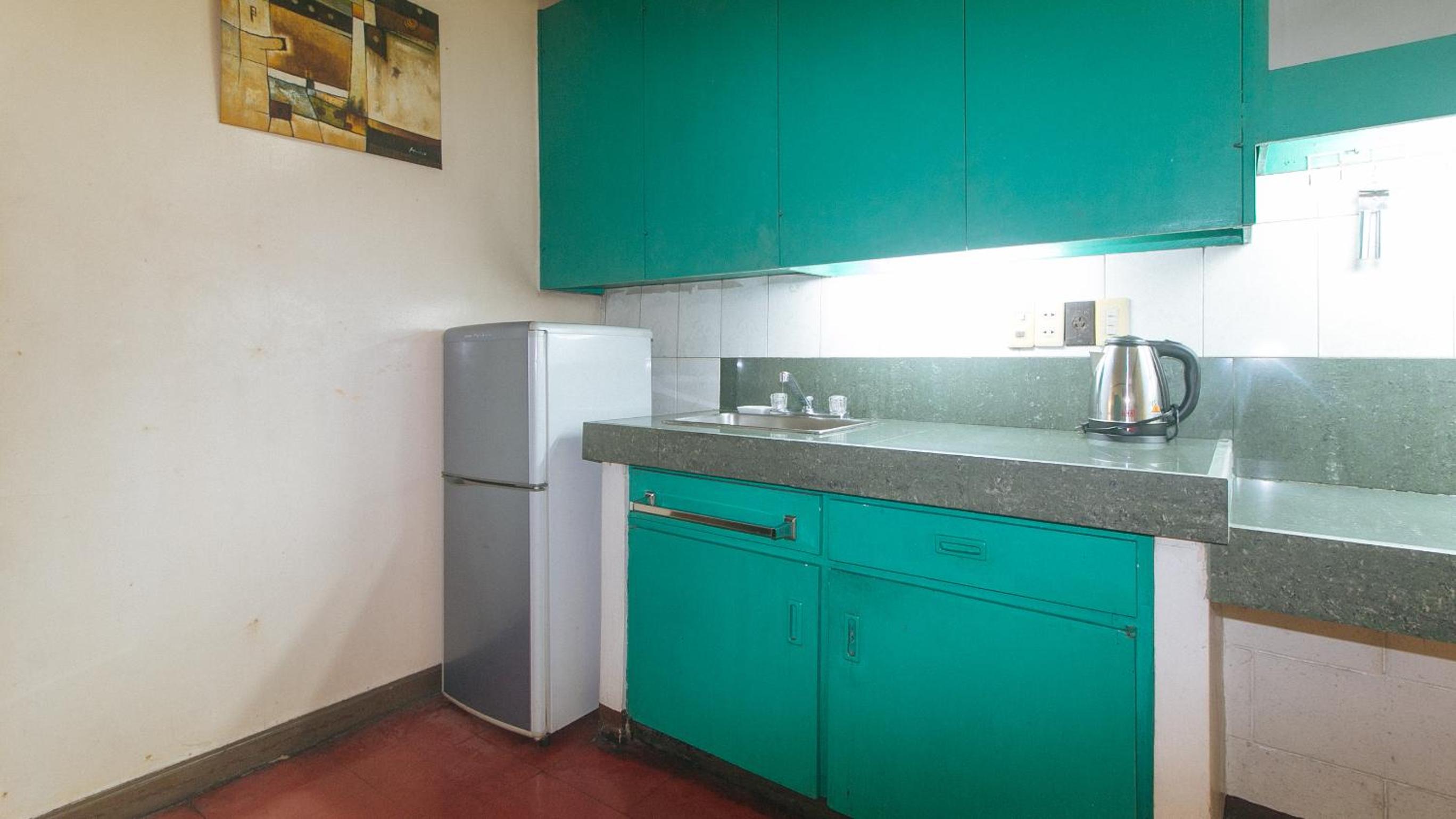 BROADWAY COURT APARTELLE 3/45