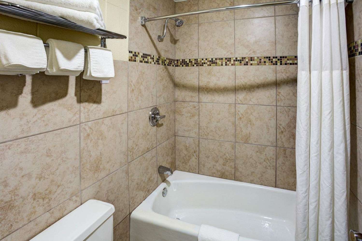 Econo Lodge Phillipsburg, KS 18/18