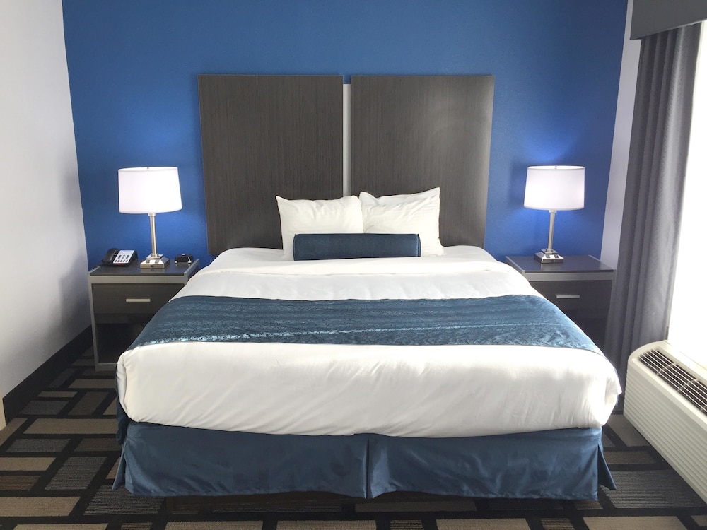 Best Western Plus Birmingham Inn & Suites 10/37