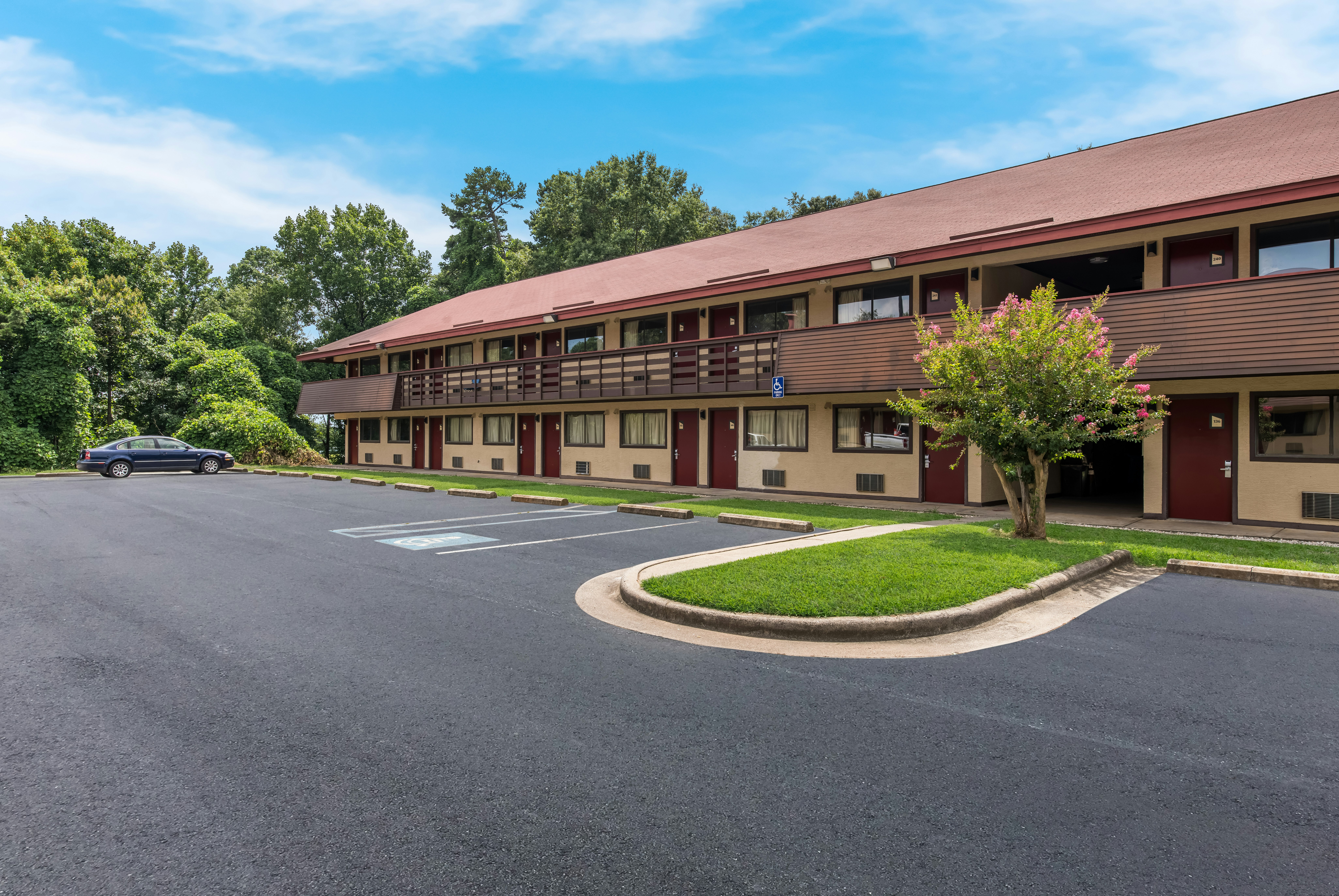 Red Roof Inn Hickory 30/34