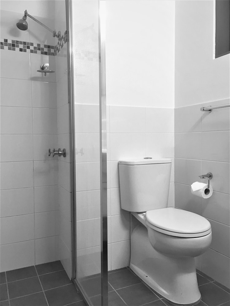 Avoca Beach Hotel 43/45