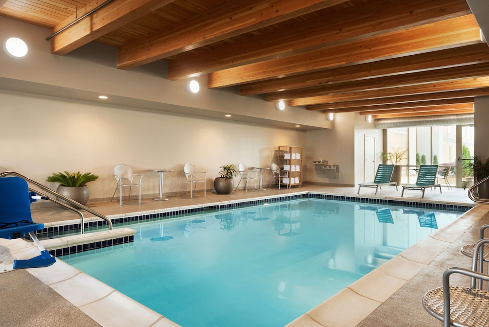Home2 Suites By Hilton Milwaukee Brookfield 5/47