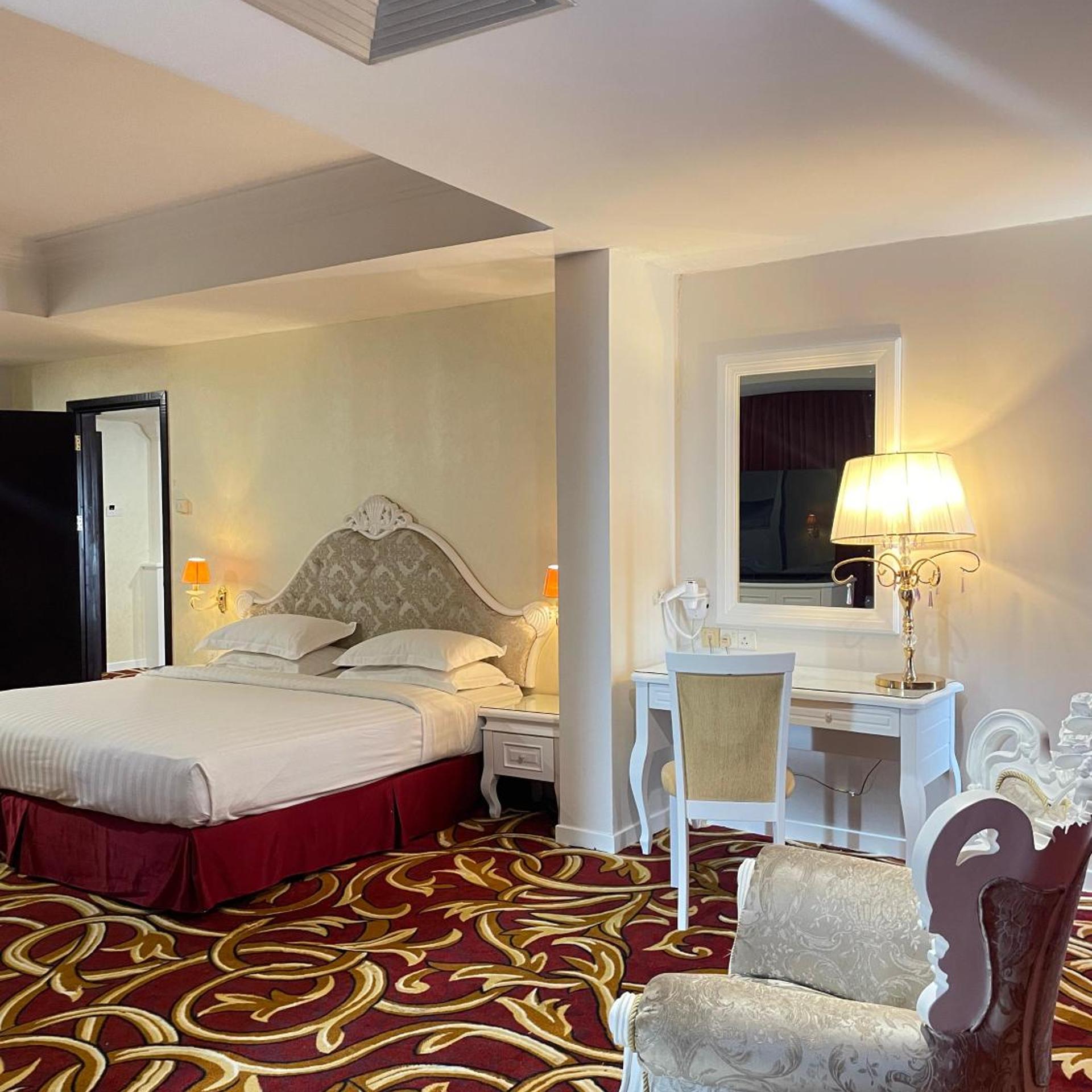 Palace, Suite
