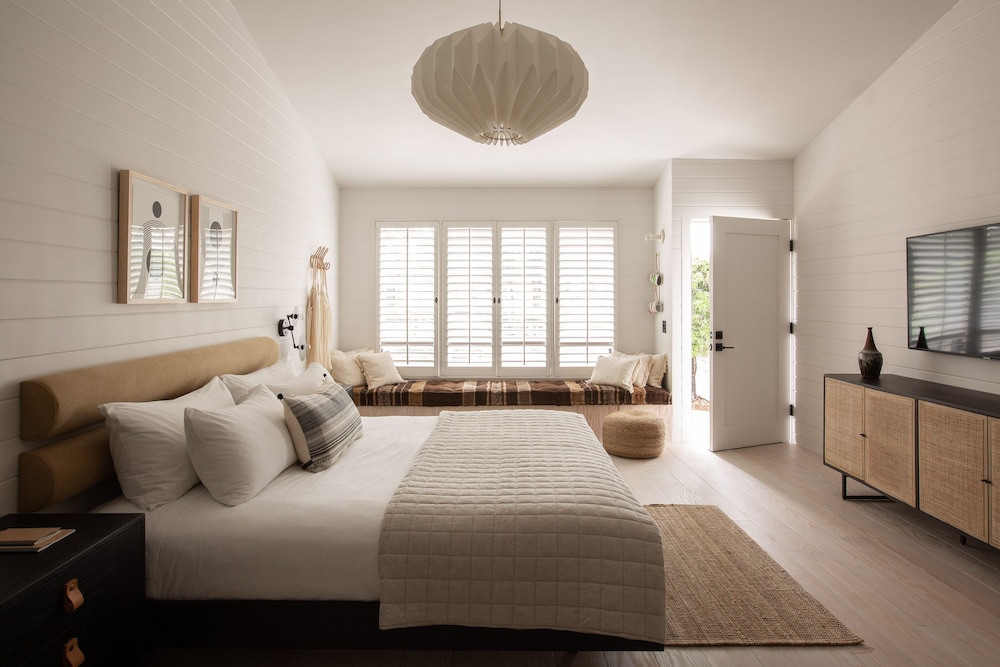 Premier, King Bed, Accessible