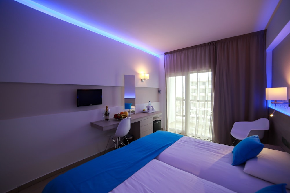 Les Palmiers Beach Hotel 32/69