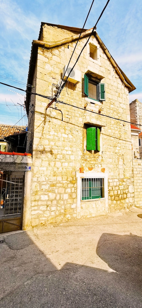 Croparadise Hostel 1/50