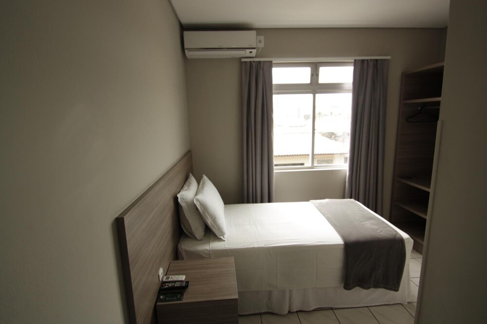 KENNEDY SLIM HOTEL 28/63