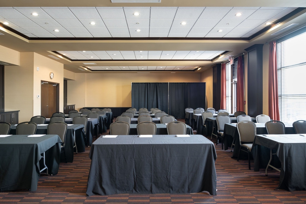 Four Points by Sheraton Edmonton International Airport 49/55
