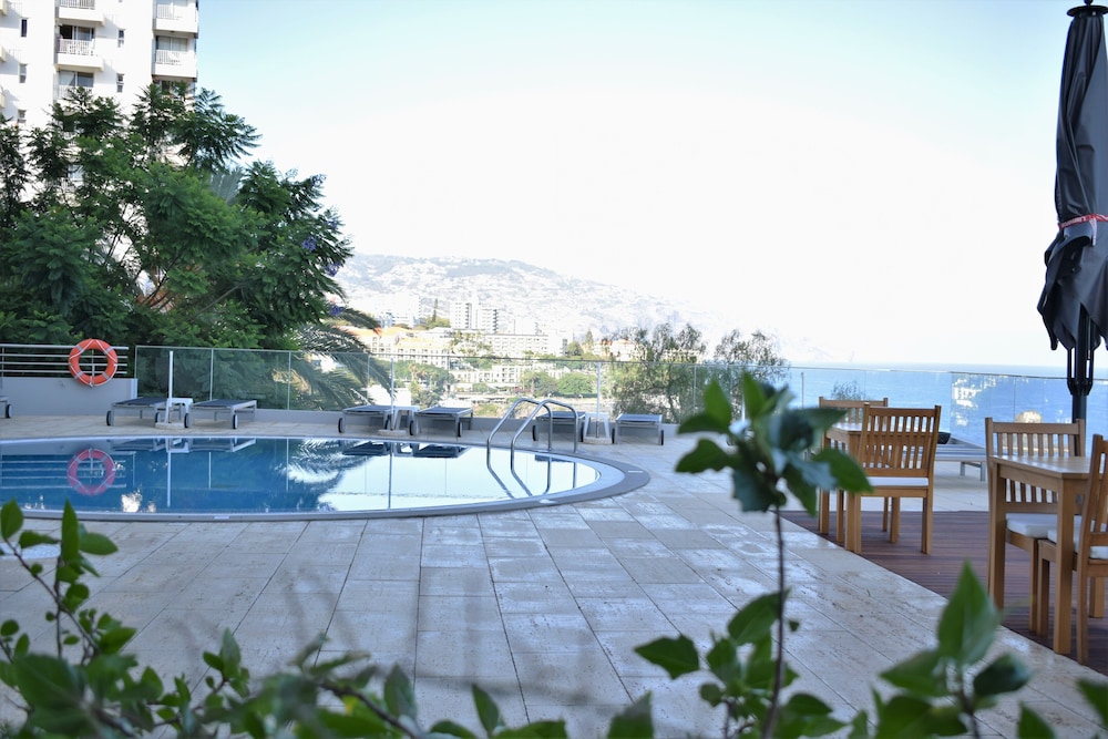 Madeira Regency Cliff - Adults Only 44/50
