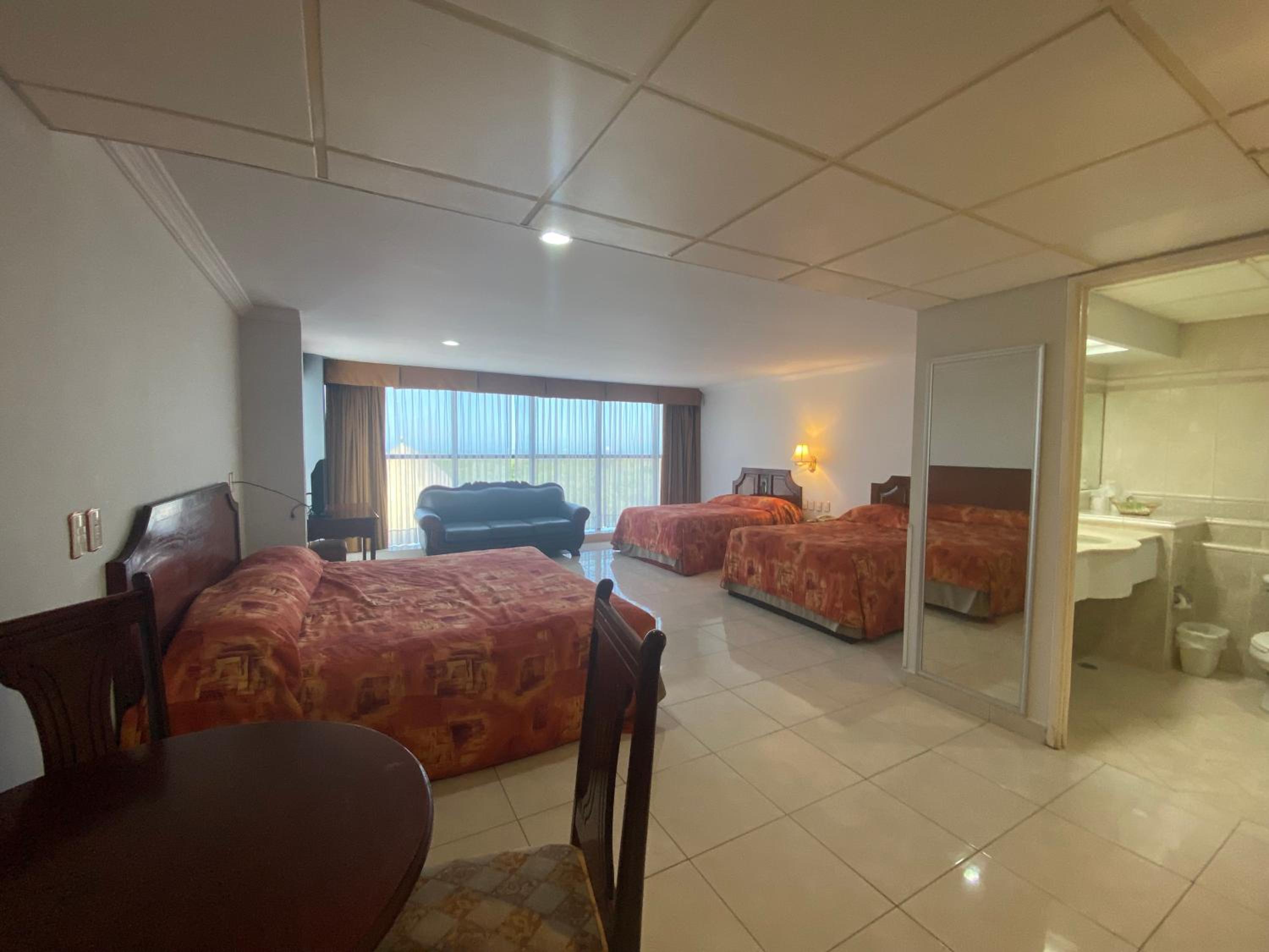 Room, Triple