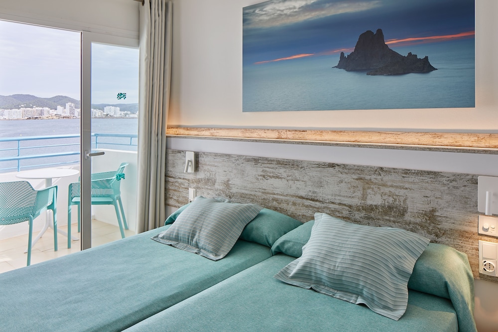 Playa Bella Beach Apartments 15/50