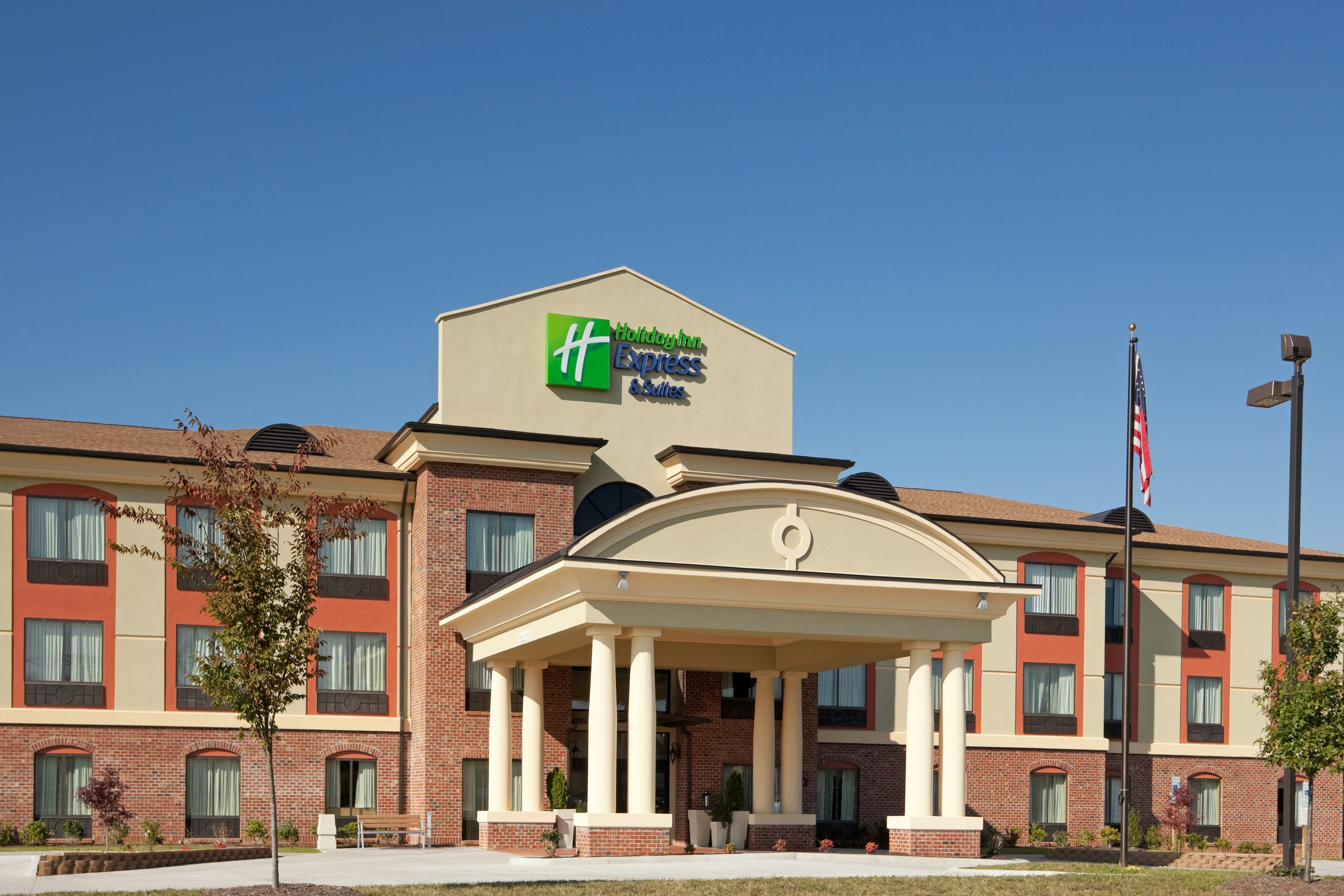 Holiday Inn Express Hotel Suites Salem 2/42