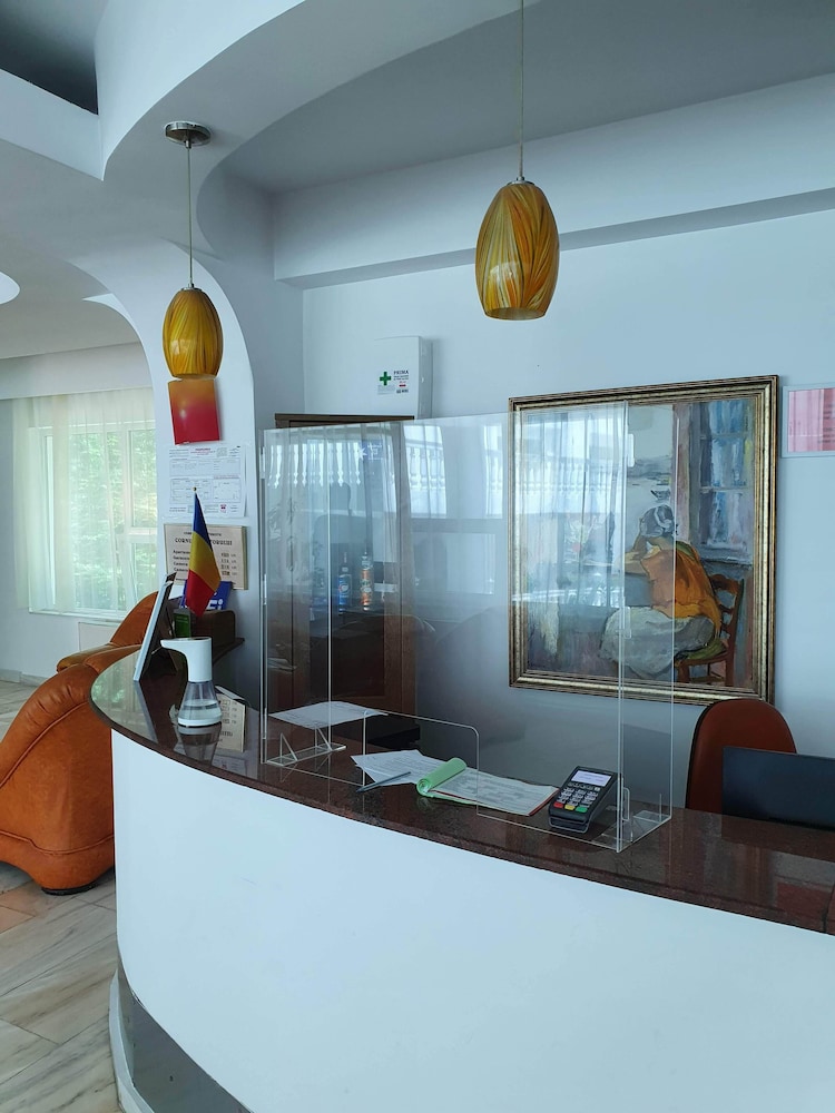 Hotel Cornul Vanatorului 14/68