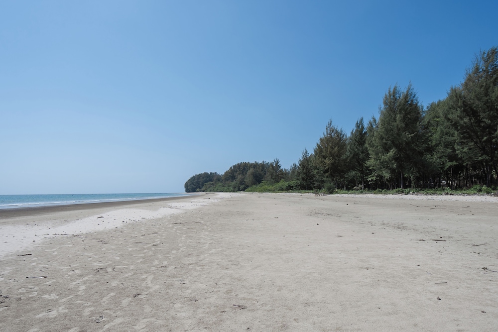The Grand Southsea Khaolak Beach Resort 46/48