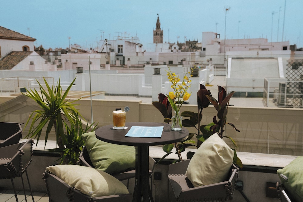 Radisson Collection Hotel, Magdalena Plaza Sevilla 50/73