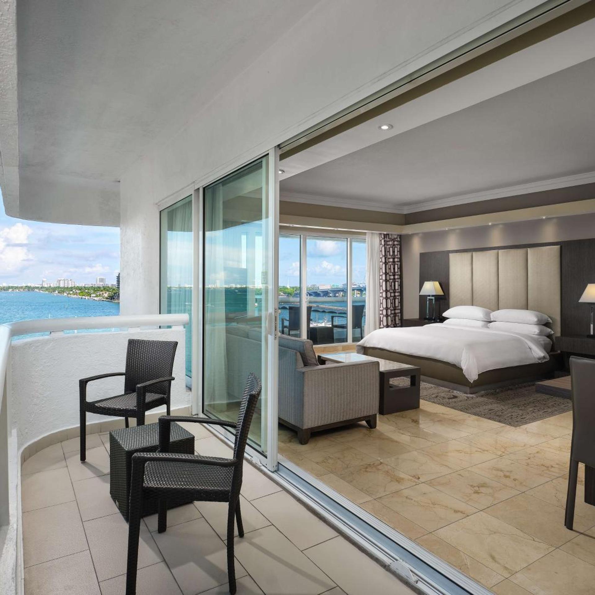 Suite, King Bed, Bay View, Balcony