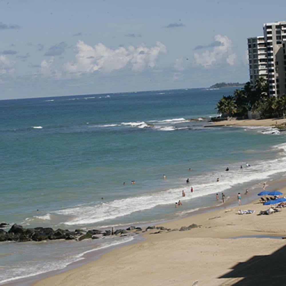 The Tryst Beachfront Hotel 38/50