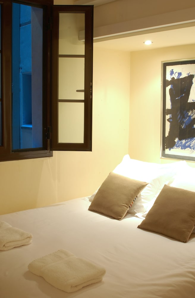 AinB Las Ramblas Guardia Apartments 16/60