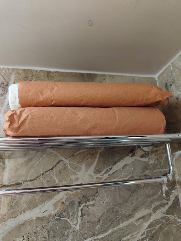 Hotel Shreyas 20/40