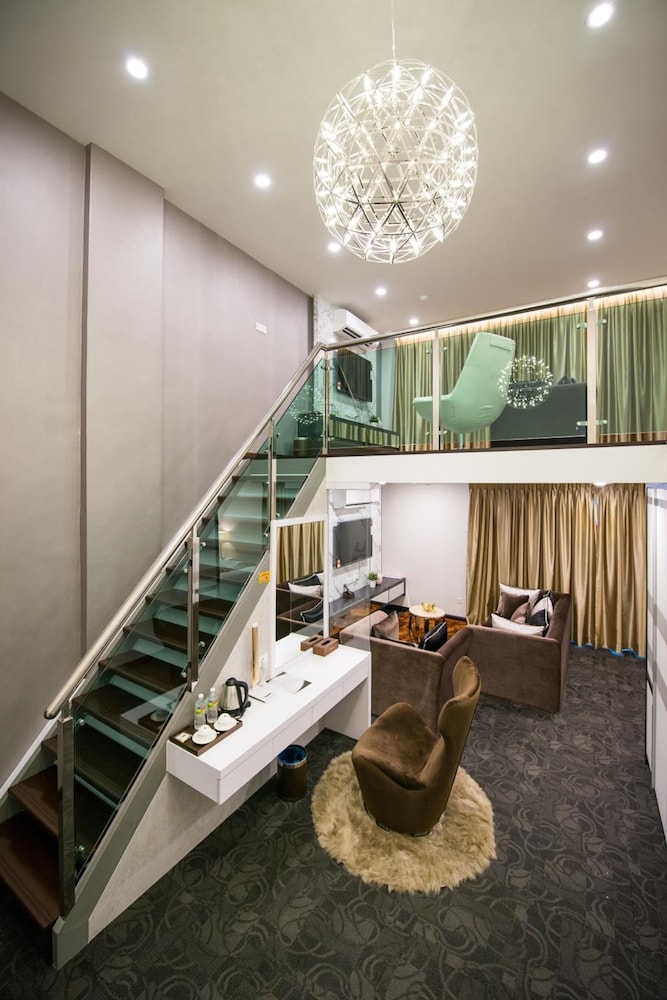 Asiatic Hotel 36/50